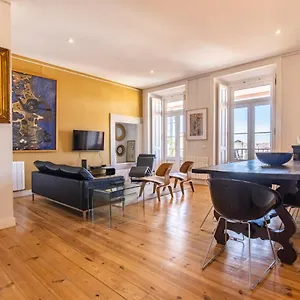 Castelo Design Aparment W/ Balcony & Super View By Lovelystay Apartment Lisbon